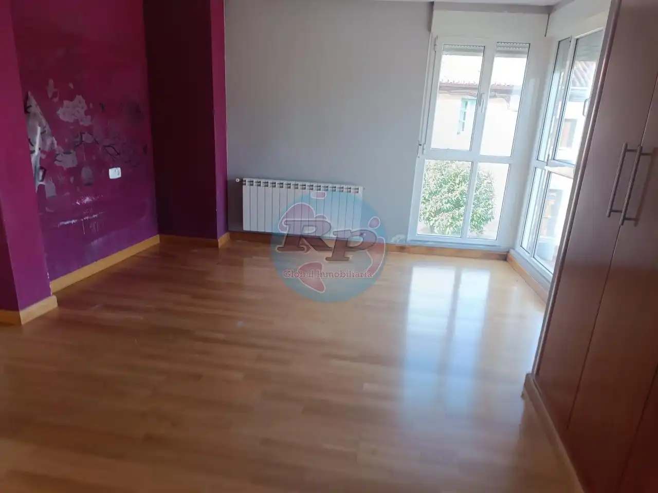 Dormitori de Casa o xalet en venda en Sariegos amb Calefacció, Jardí privat i Parquet