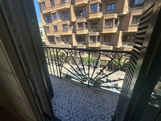 Terrasse von Wohnung zum Verkauf in Burgos mit Heizung, Parkett und Möbliert