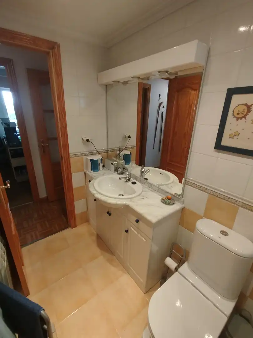 Badezimmer von Wohnung zum Verkauf in Móstoles mit Klimaanlage, Heizung und Privatgarten