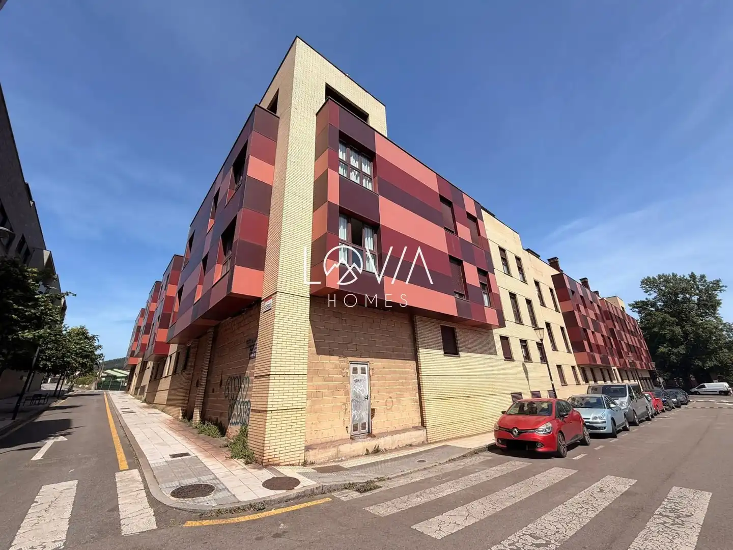 Vista exterior de Local en venda en Gijón 