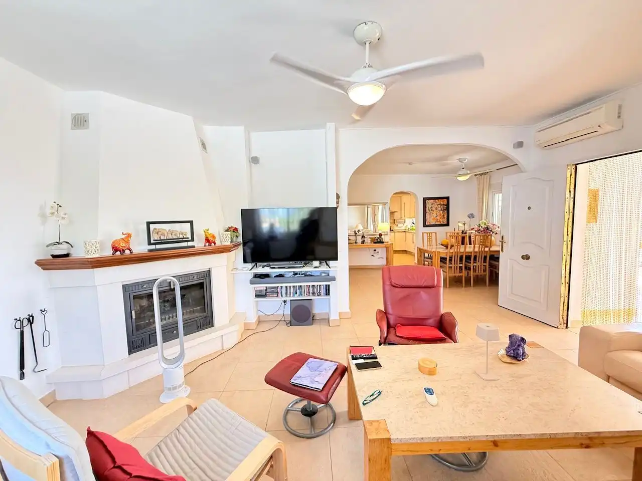 Sala de estar de Casa o chalet en venta en Vélez-Málaga con Aire acondicionado, Calefacción y Jardín privado