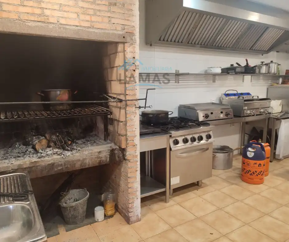 Kitchen of Commercial properties for sale in Valdelacasa de Tajo  with Heating and Furnished
