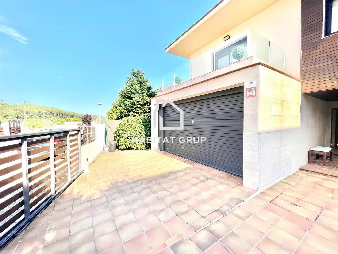 Vista exterior de Casa o chalet en venta en Medinyà con Aire acondicionado, Calefacción y Jardín privado