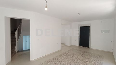 2972 CASA CON TERRAZA ZONA CUATRO CAMINOS