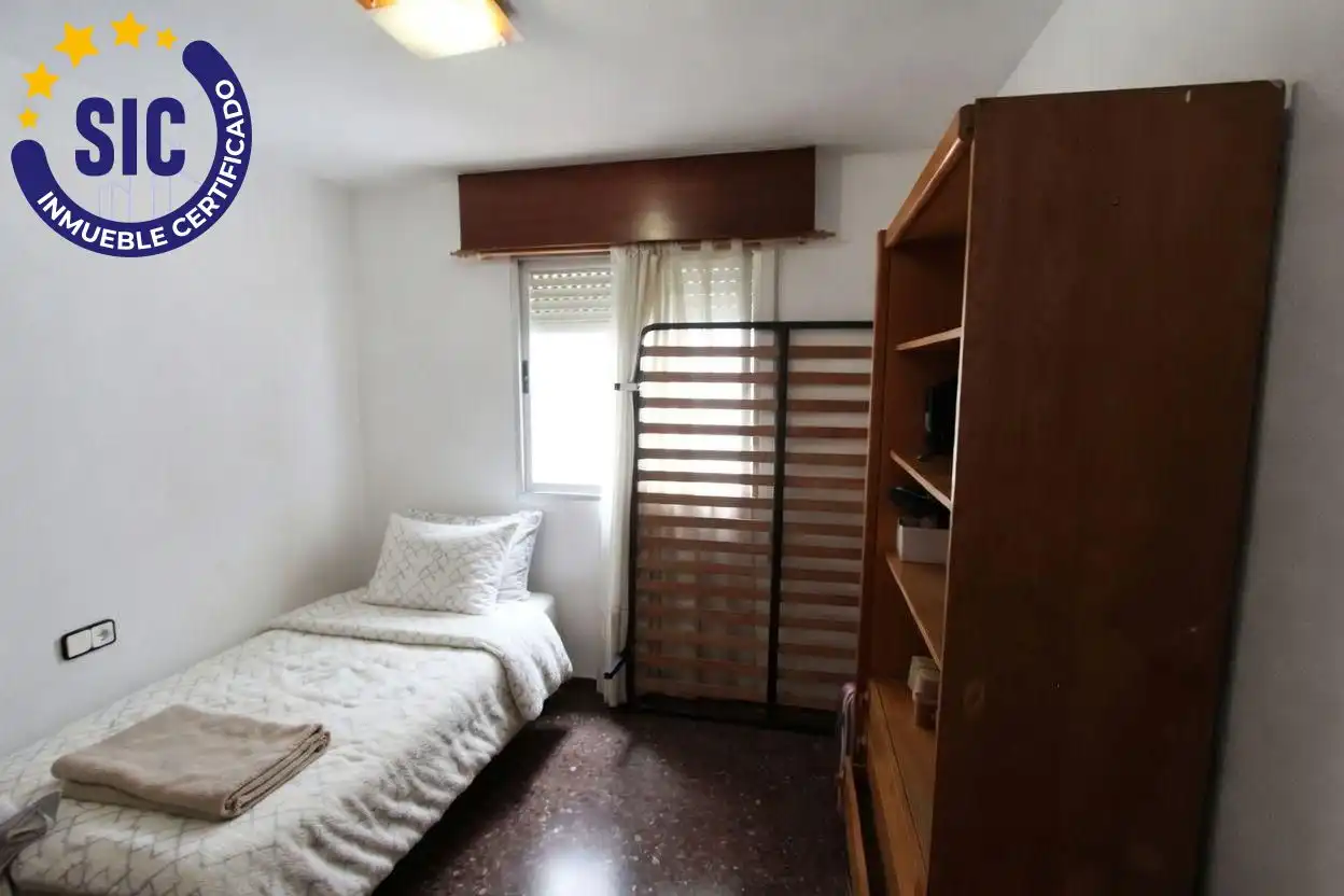 Habitación de Piso en venta en Paterna con Terraza y Balcón