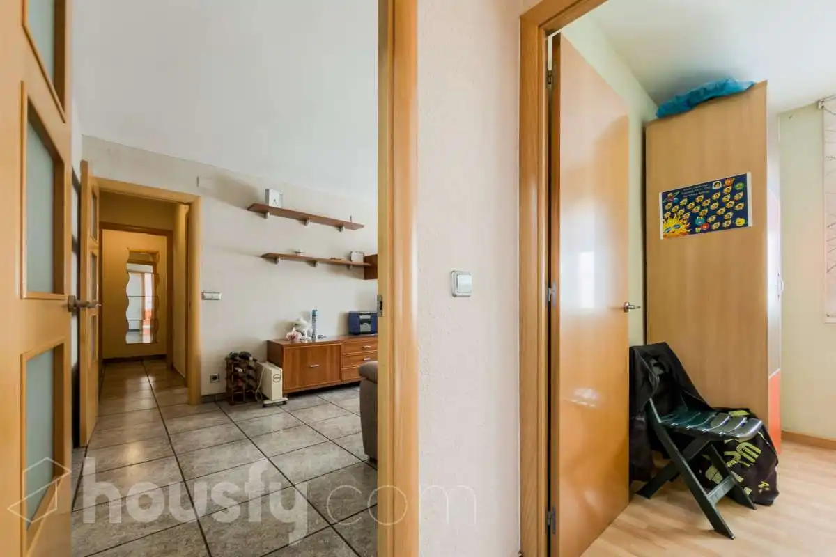 Piso en venta en Sant Adrià de Besòs con Amueblado y Balcón
