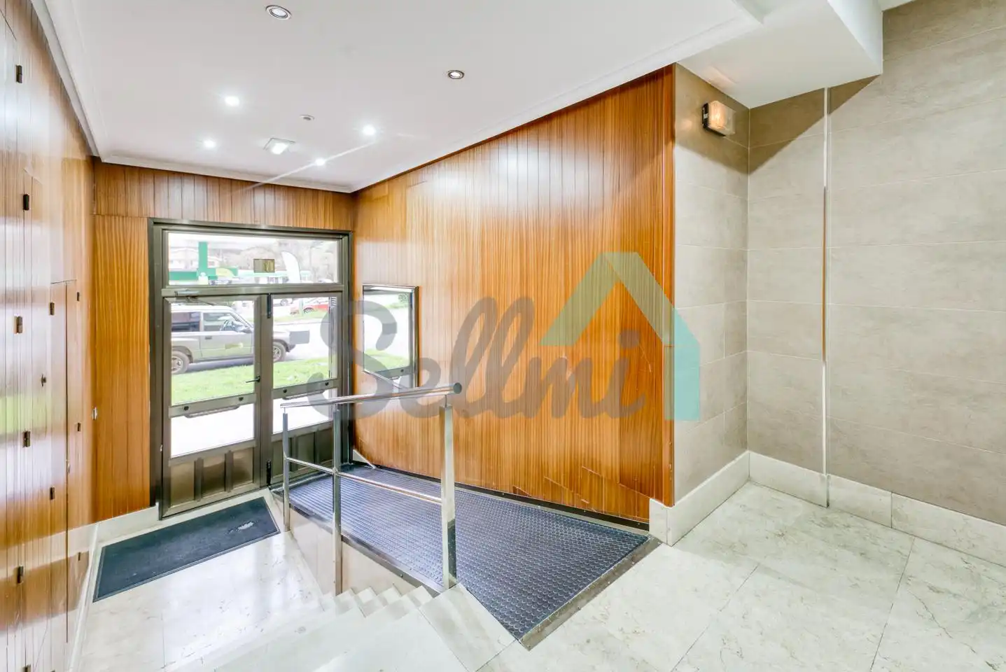 Wohnung zum Verkauf in Lena mit Heizung, Parkett und Terrasse