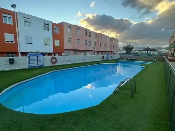 Piscina de Pis en venda en Telde amb Terrassa
