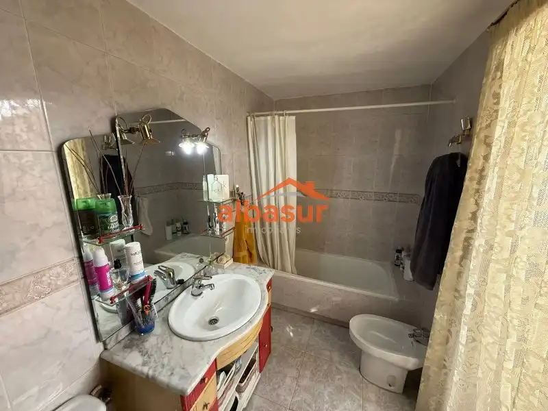 Bathroom of Detached homes for sale in Córdoba  with Air Conditioner, Heating and Parquet flooring