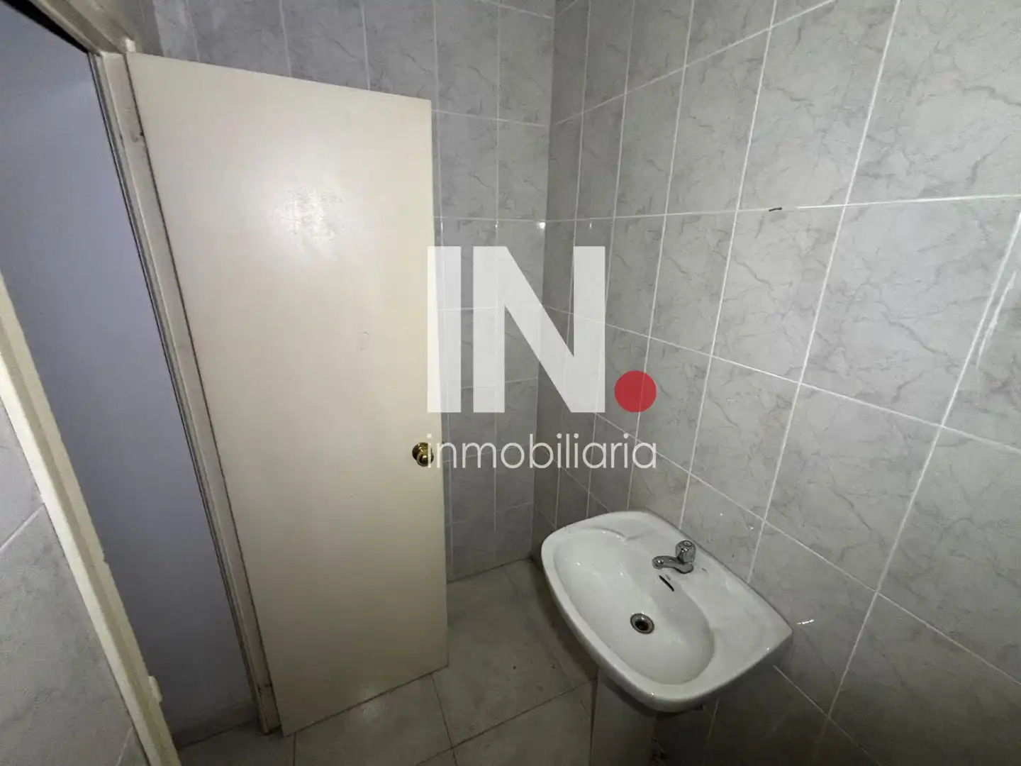 Bany de Local en venda en Lleida