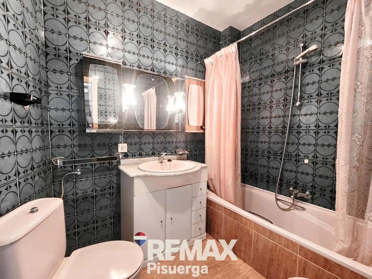 Baño de Piso en venta en Valladolid con Terraza y Balcón