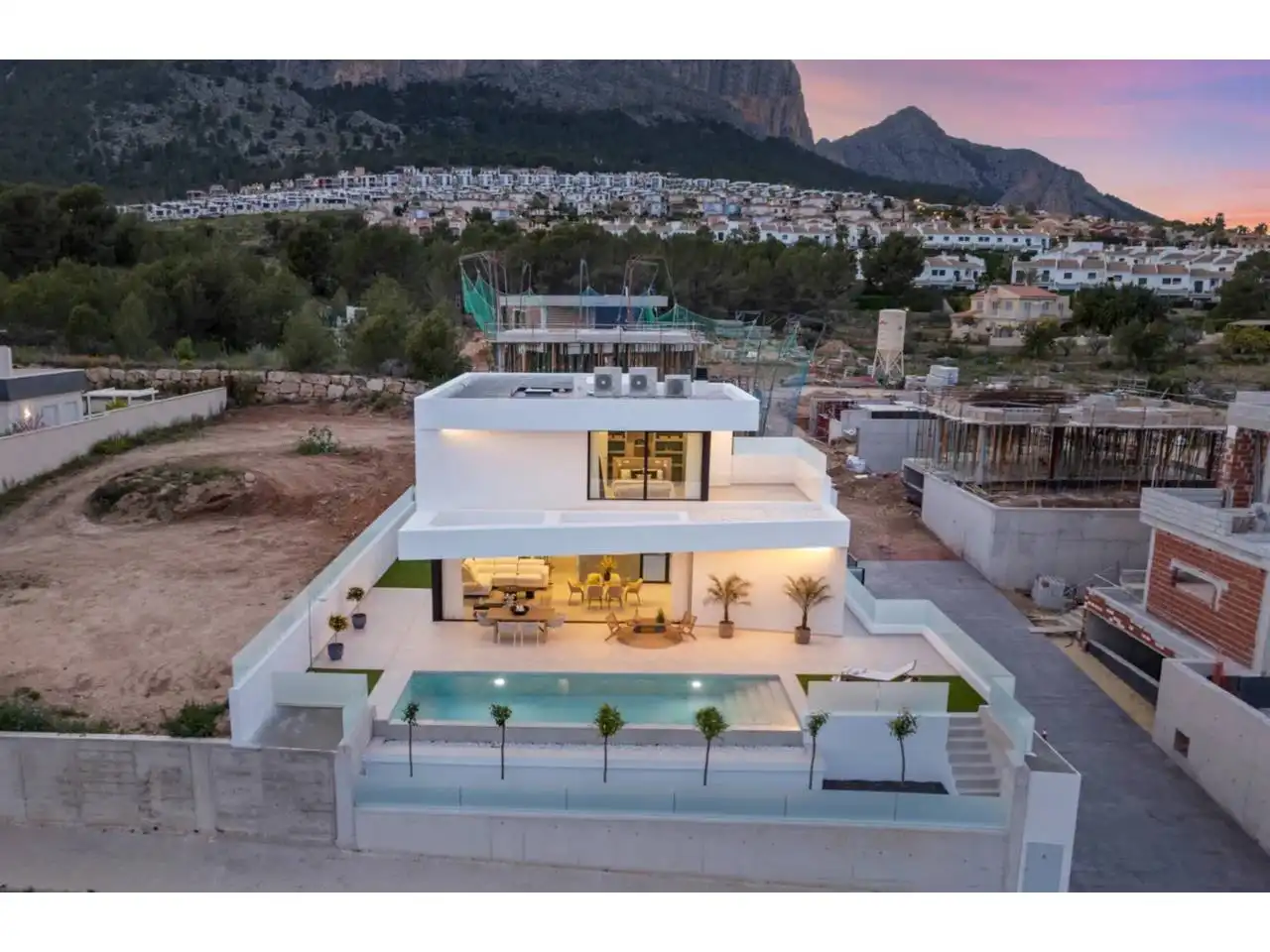 Chalet con piscina en venta en Casco urbano, imagen 10