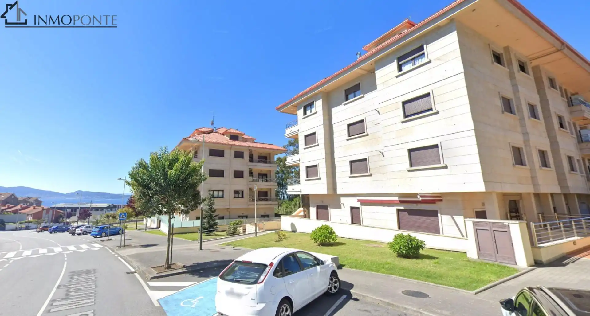 Außenansicht von Garage zur Miete in Sanxenxo