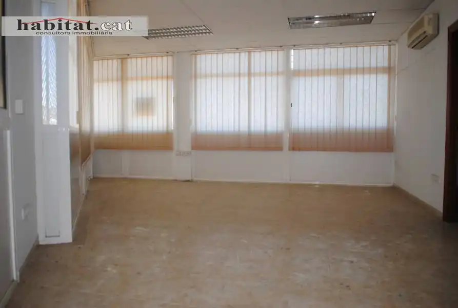 Local commercial à vendre à C/ Enric Morera, imagen 2