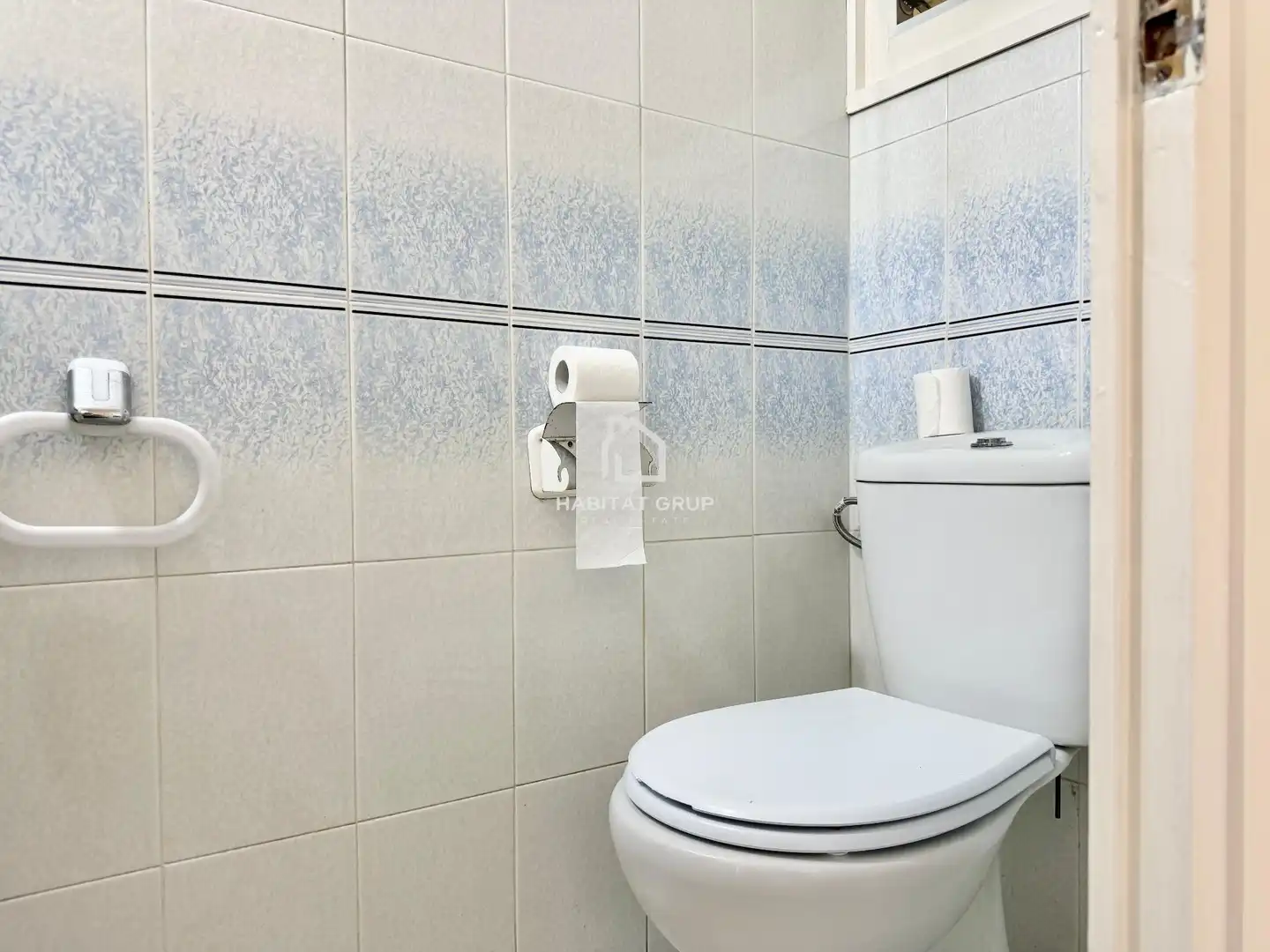 Baño de Casa adosada en venta en Manlleu con Calefacción, Jardín privado y Terraza
