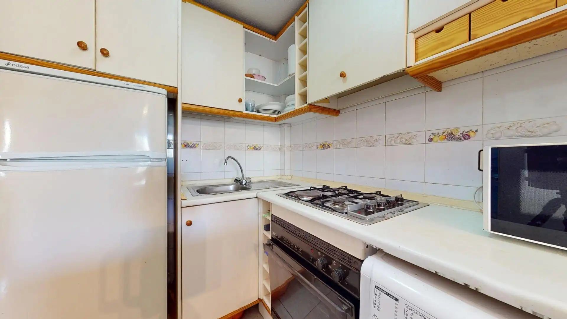 Cuina de Apartament en venda en San Javier amb Moblat, Balcó i Piscina comunitària