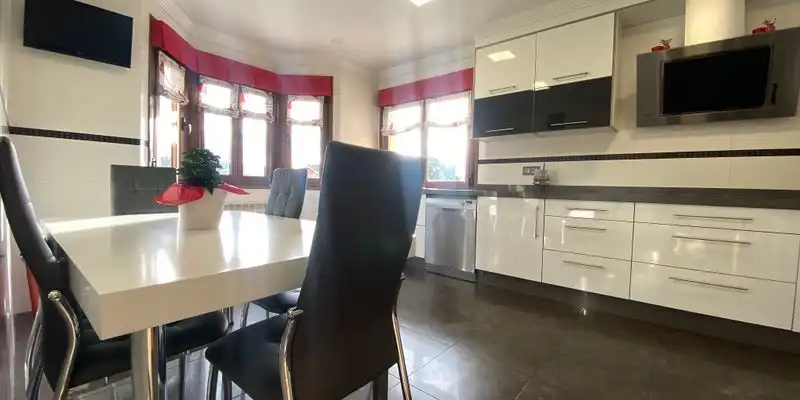 Cocina de Casa o chalet en venta en Siero con Jardín privado, Terraza y Trastero