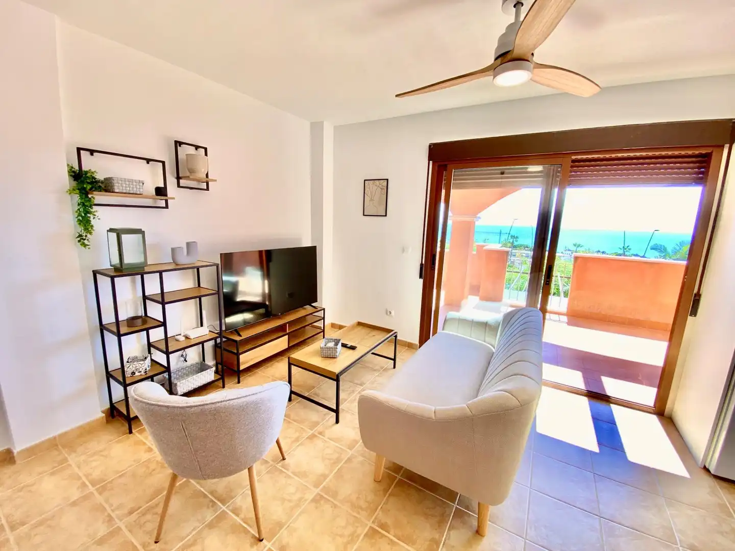 Sala d'estar de Apartament en venda en Cartagena amb Terrassa, Moblat i Piscina comunitària