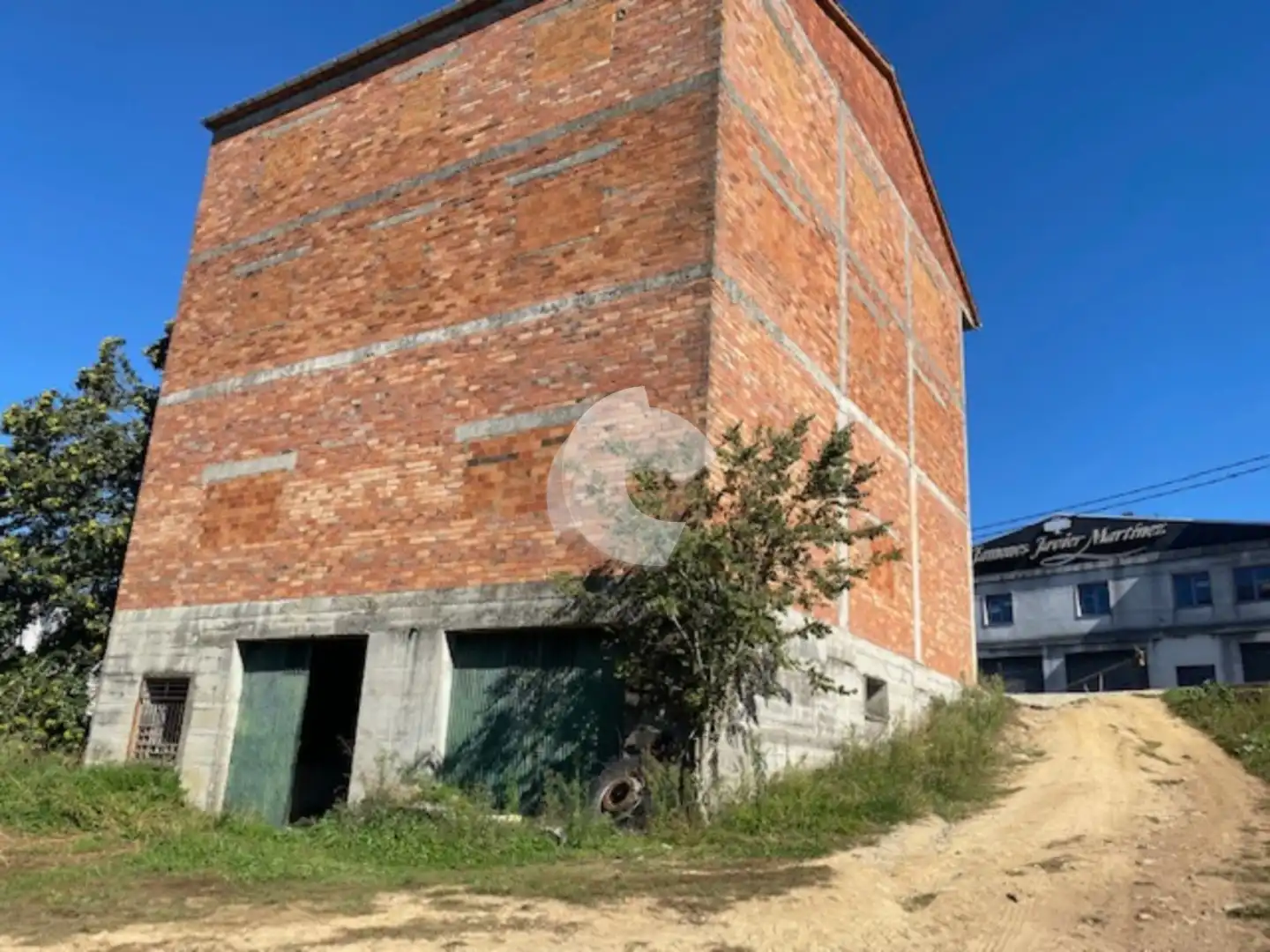 Vista exterior de Edificio en venta en A Merca  