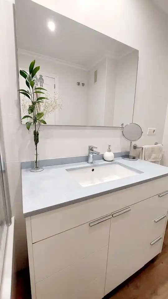 Badezimmer von Wohnung zum Verkauf in Elche / Elx mit Klimaanlage, Balkon und Gemeinschaftspool