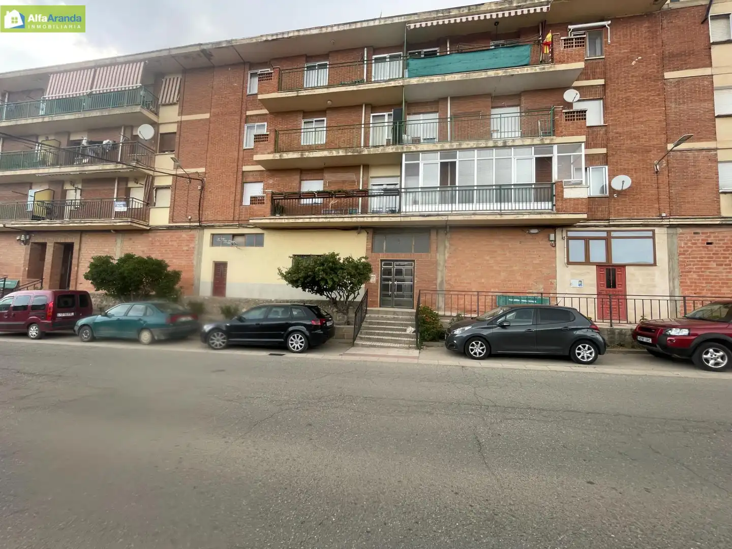 Außenansicht von Wohnung zum Verkauf in Roa mit Heizung, Möbliert und Balkon