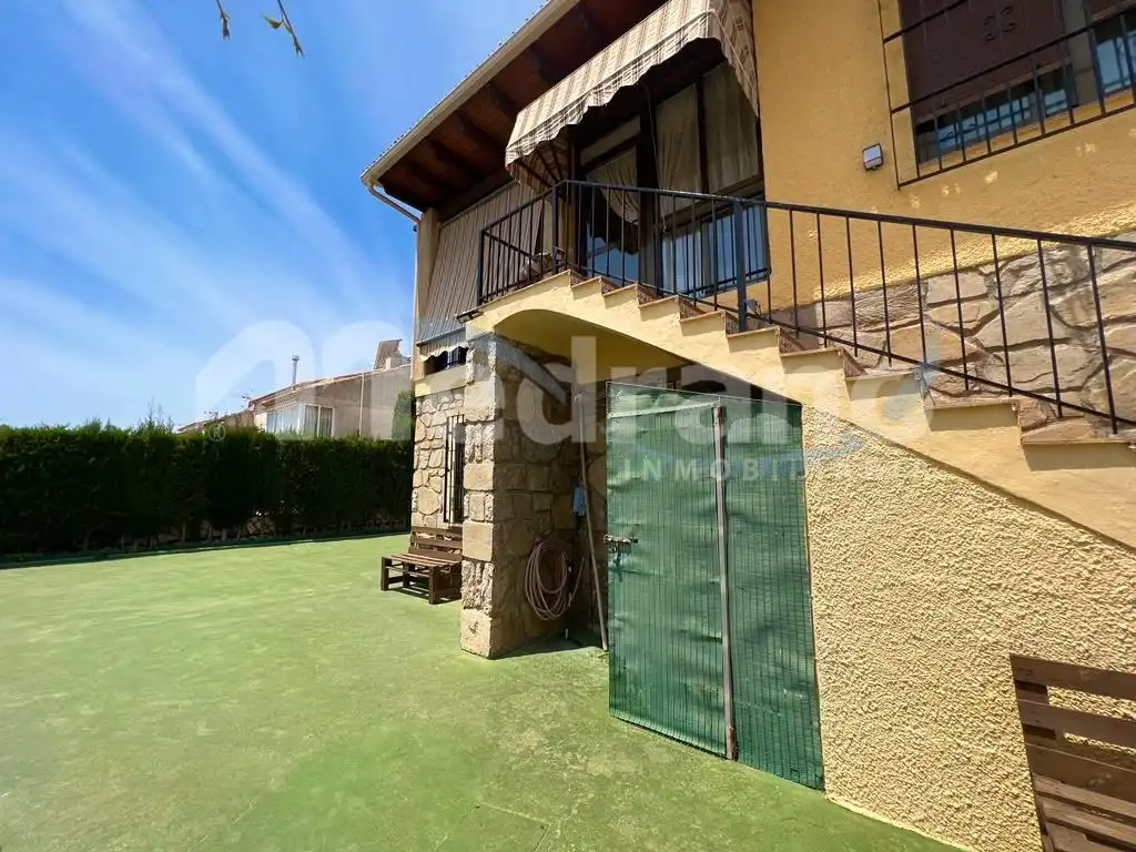 Vista exterior de Casa o chalet en venta en La Nucia con Aire acondicionado, Calefacción y Balcón