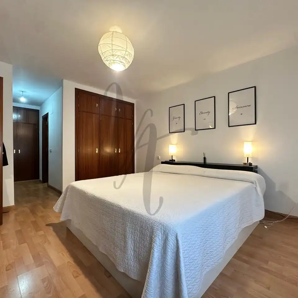 Casa aparellada amb piscina de lloguer a Calle San Martín, imagen 22