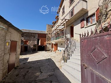 Casa rústica en venda a Dorres