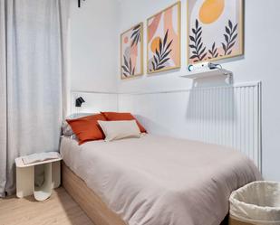 Bedroom of Flat to share in  Barcelona Capital  with Air Conditioner, Heating and Terrace