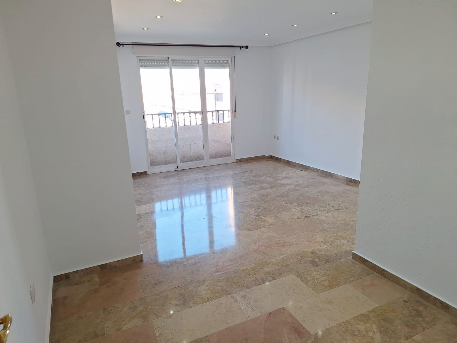 Flat to rent in San Vicente del Raspeig / Sant Vicent del Raspeig  with Air Conditioner, Oven and Washing machine