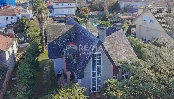 Vista exterior de Casa o chalet en venta en Vigo  con Calefacción, Jardín privado y Trastero