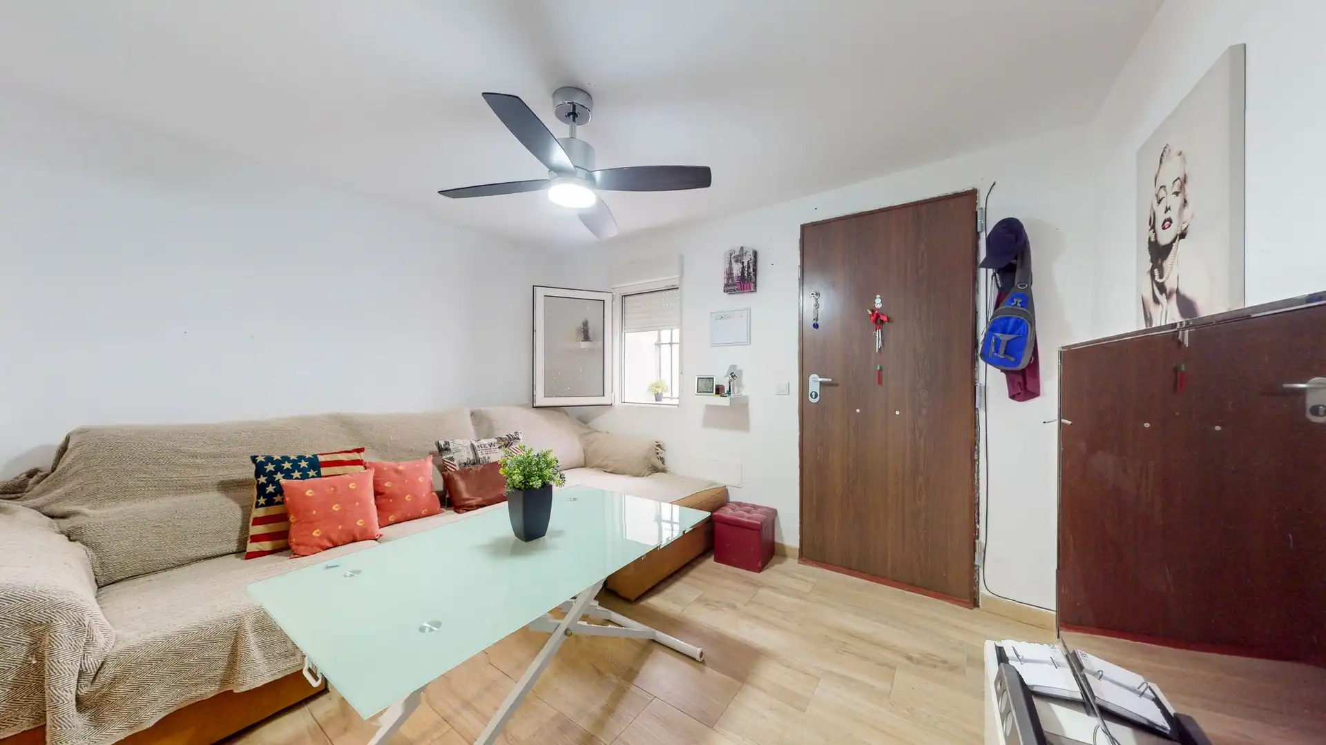 Sala d'estar de Casa adosada en venda en Alozaina amb Terrassa