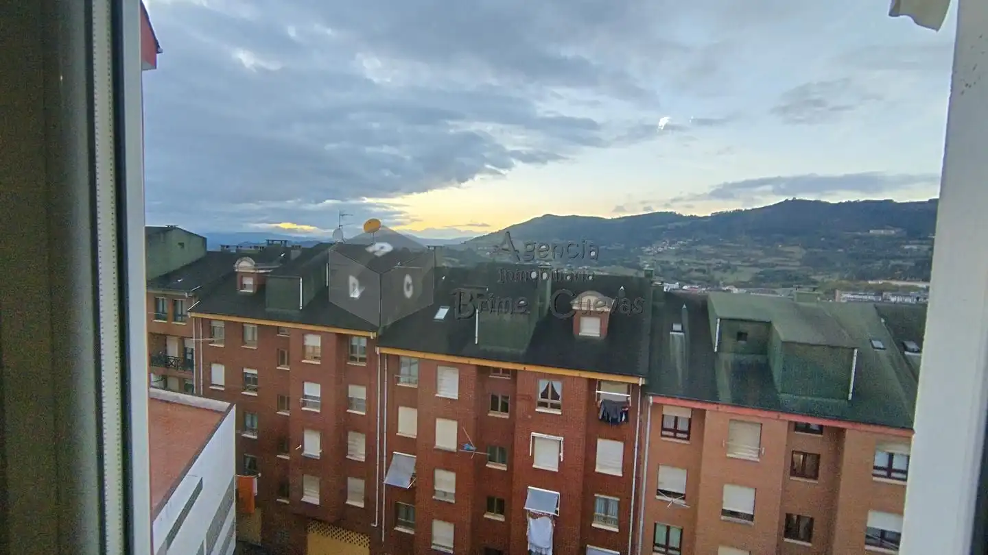 Außenansicht von Wohnung zum Verkauf in Oviedo  mit Heizung