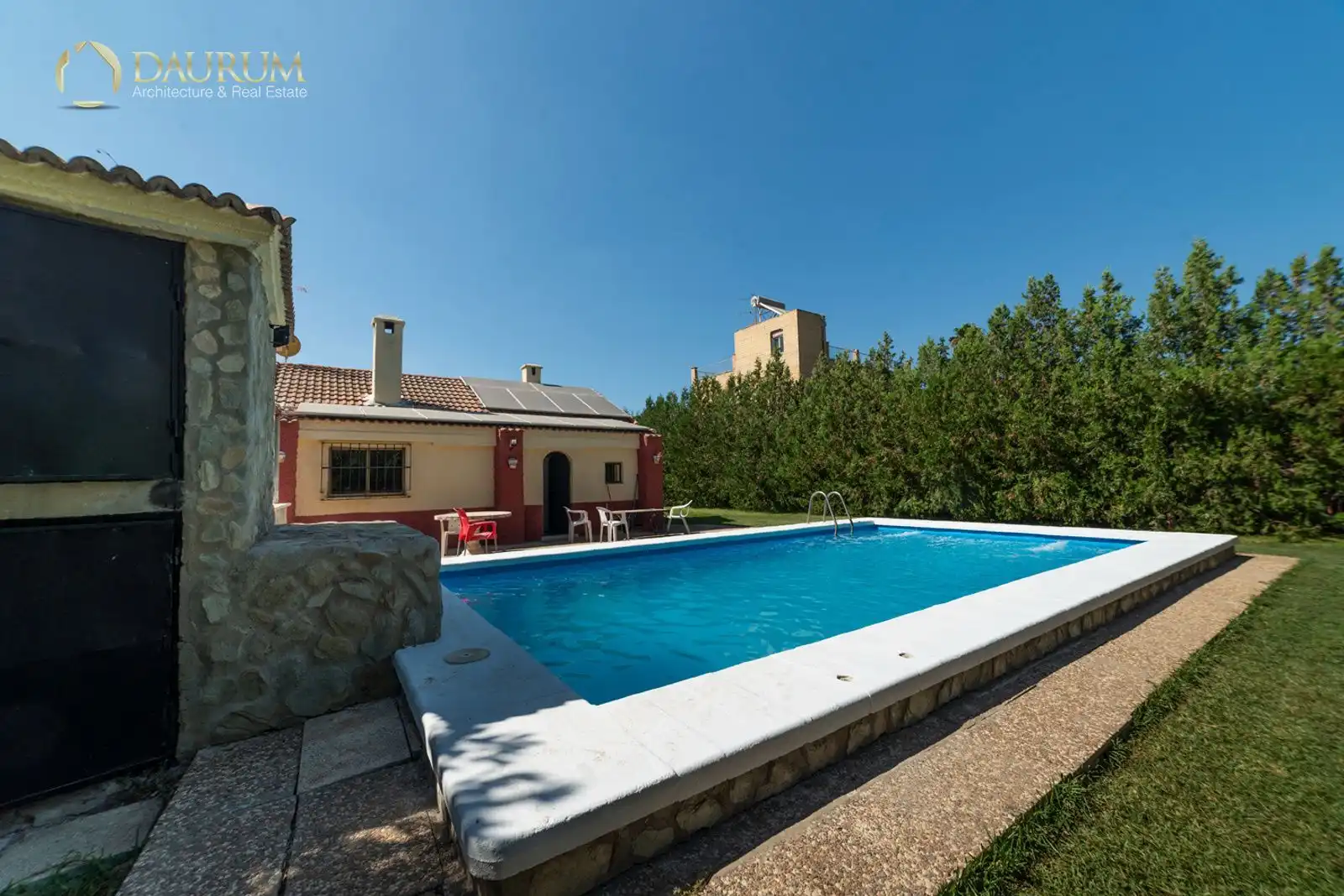 Piscina de Casa o xalet en venda en La Rinconada amb Aire condicionat, Calefacció i Piscina