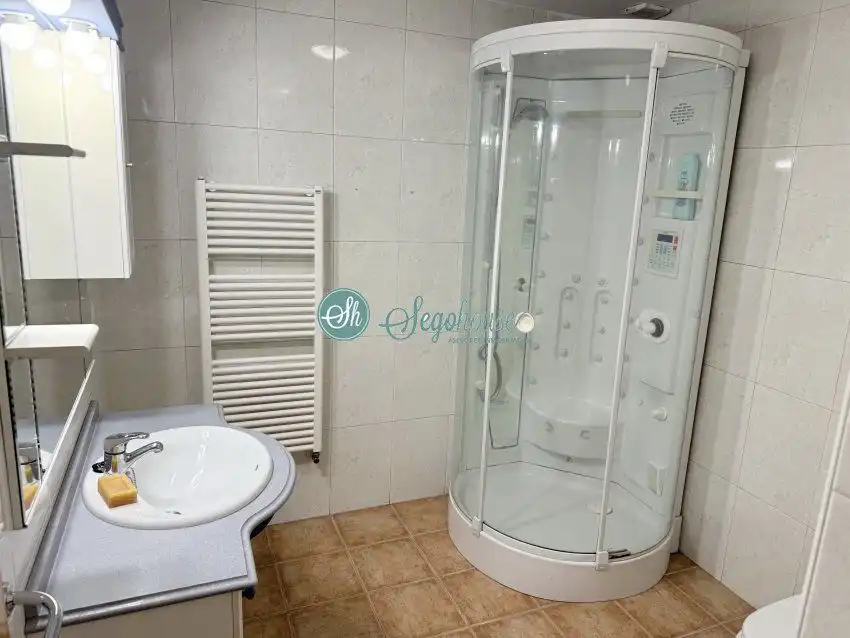 Baño de Casa o chalet de alquiler en Valverde del Majano con Calefacción, Terraza y Balcón