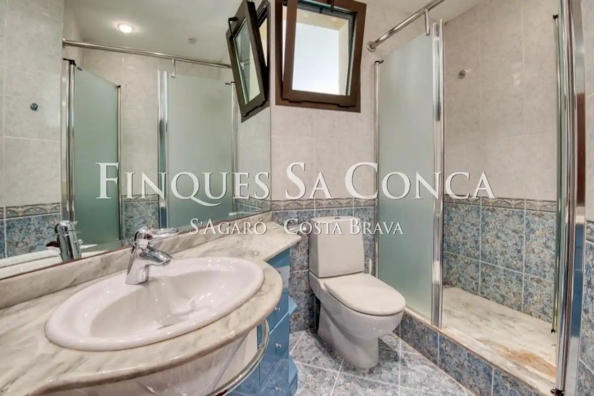 Baño de Casa o chalet en venta en Castell d'Aro, Platja d'Aro i s'Agaró con Aire acondicionado, Calefacción y Piscina