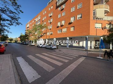 Business premises for sale in Calle Ávila 5