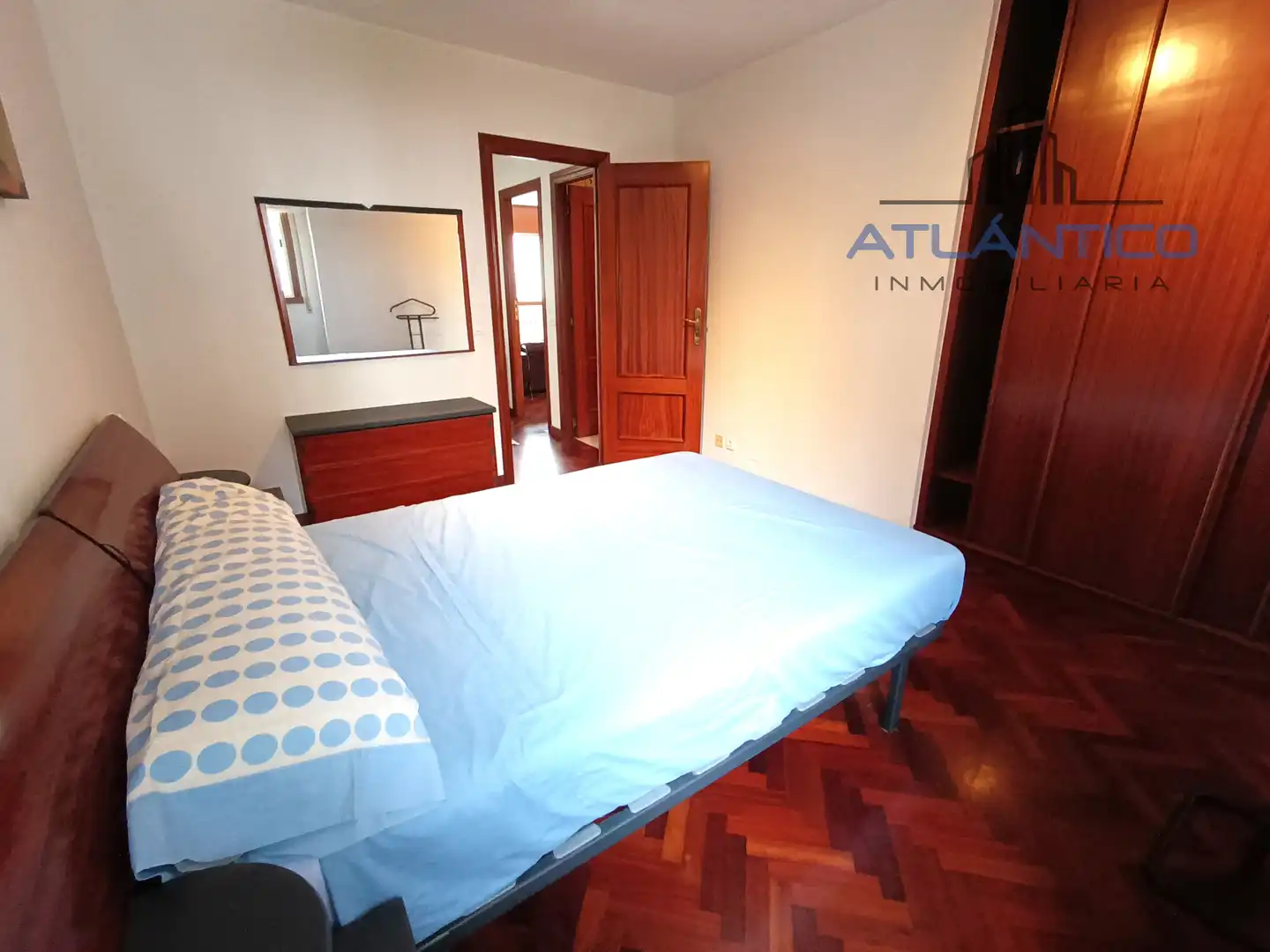Habitación de Apartamento en venta en A Coruña Capital  con Calefacción, Trastero y Amueblado