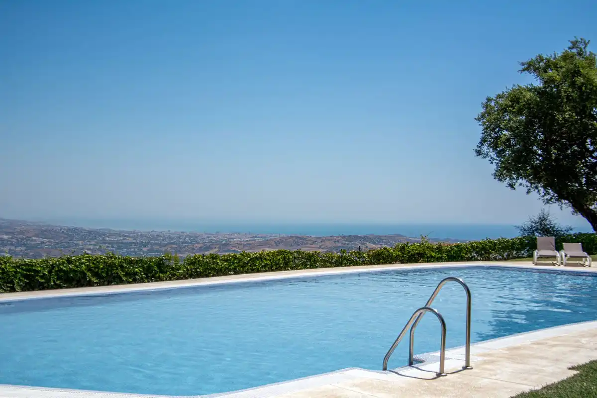 Piscina de Casa adosada en venta en Ojén con Terraza, Trastero y Piscina