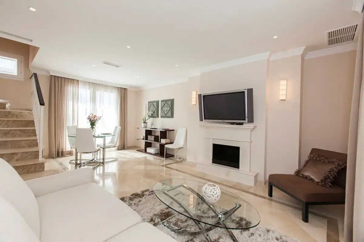 Living room of Detached homes for sale in Marbella  with Air Conditioner, Furnished and Balcony
