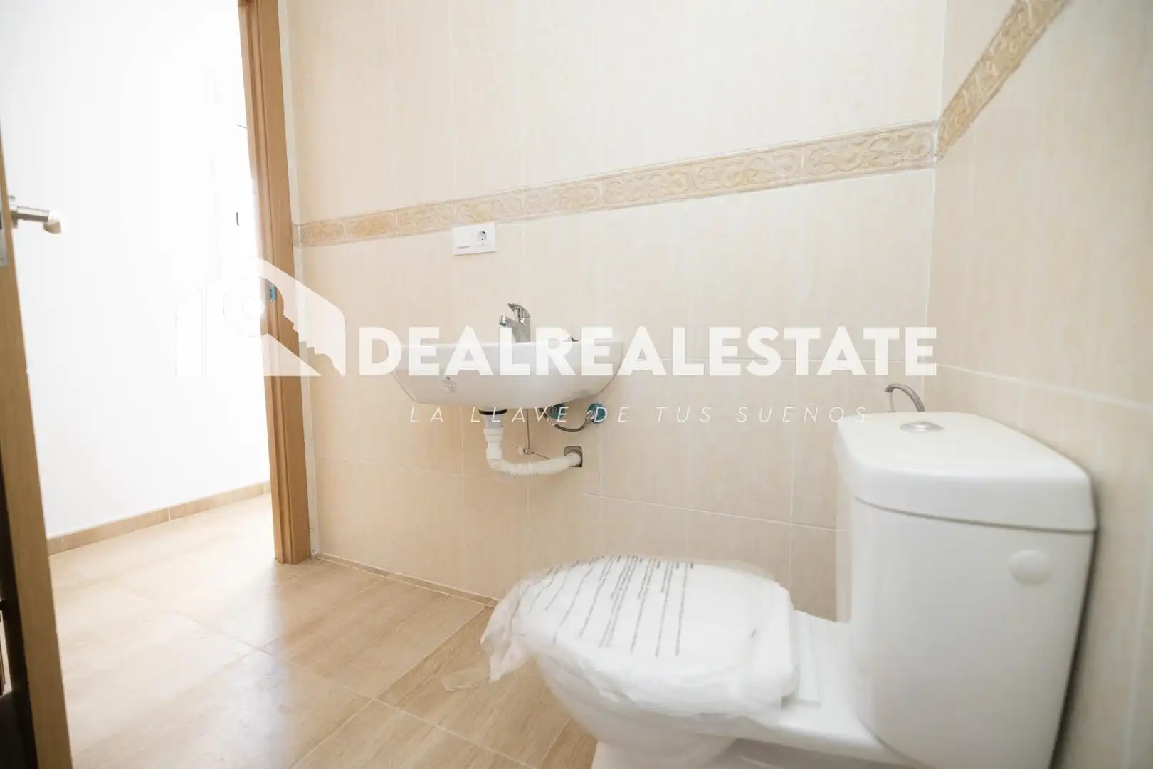 Baño de Piso en venta en Guillena con Trastero