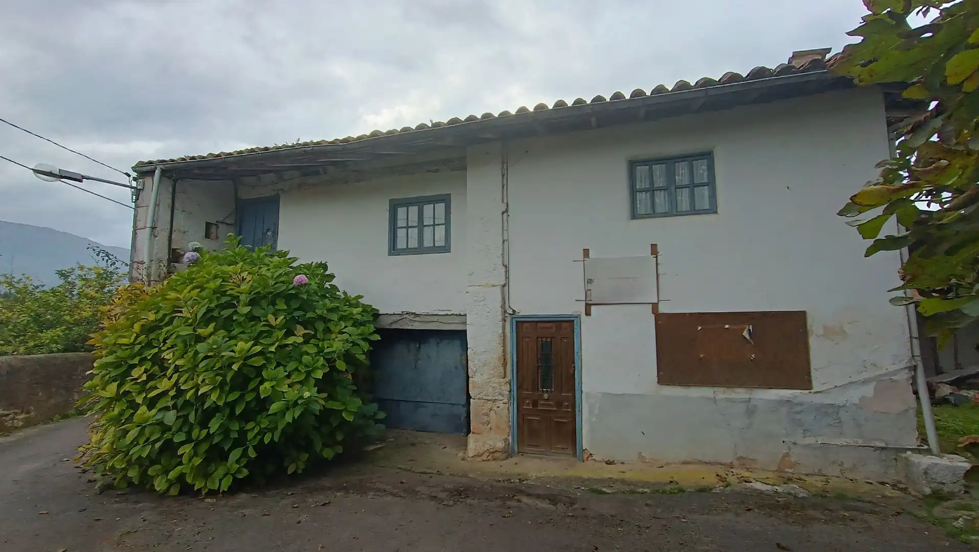 Exterior view of Country homes for sale in Llanes  with Private garden