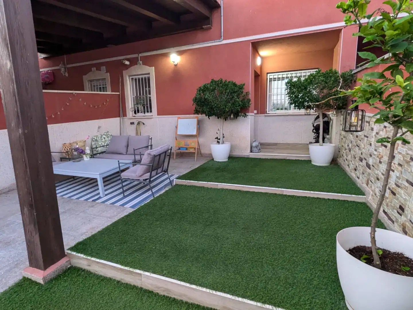 Terraza de Casa adosada en venta en La Pobla de Vallbona con Aire acondicionado, Calefacción y Jardín privado