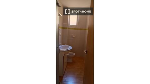 Foto 2 de Habitació a Avenida de Abril - 9 de Octubre, Sagunto / Sagunt