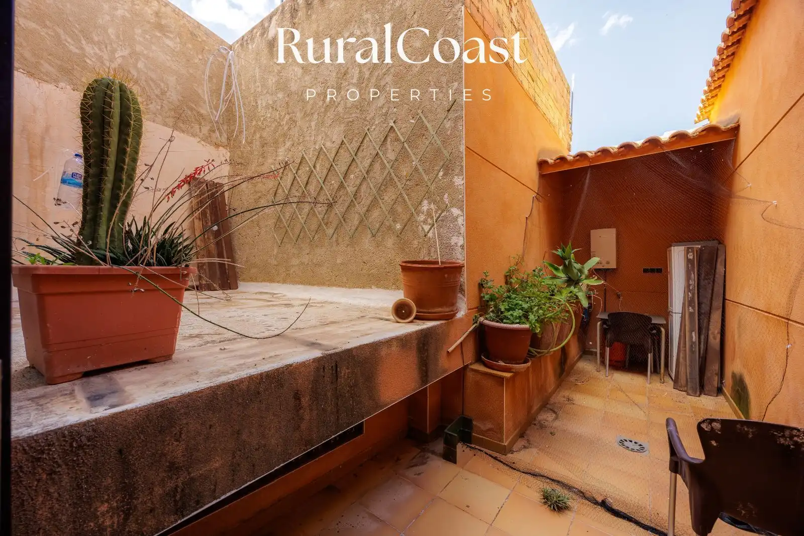 Vista exterior de Casa o xalet en venda en Busot amb Terrassa i Traster