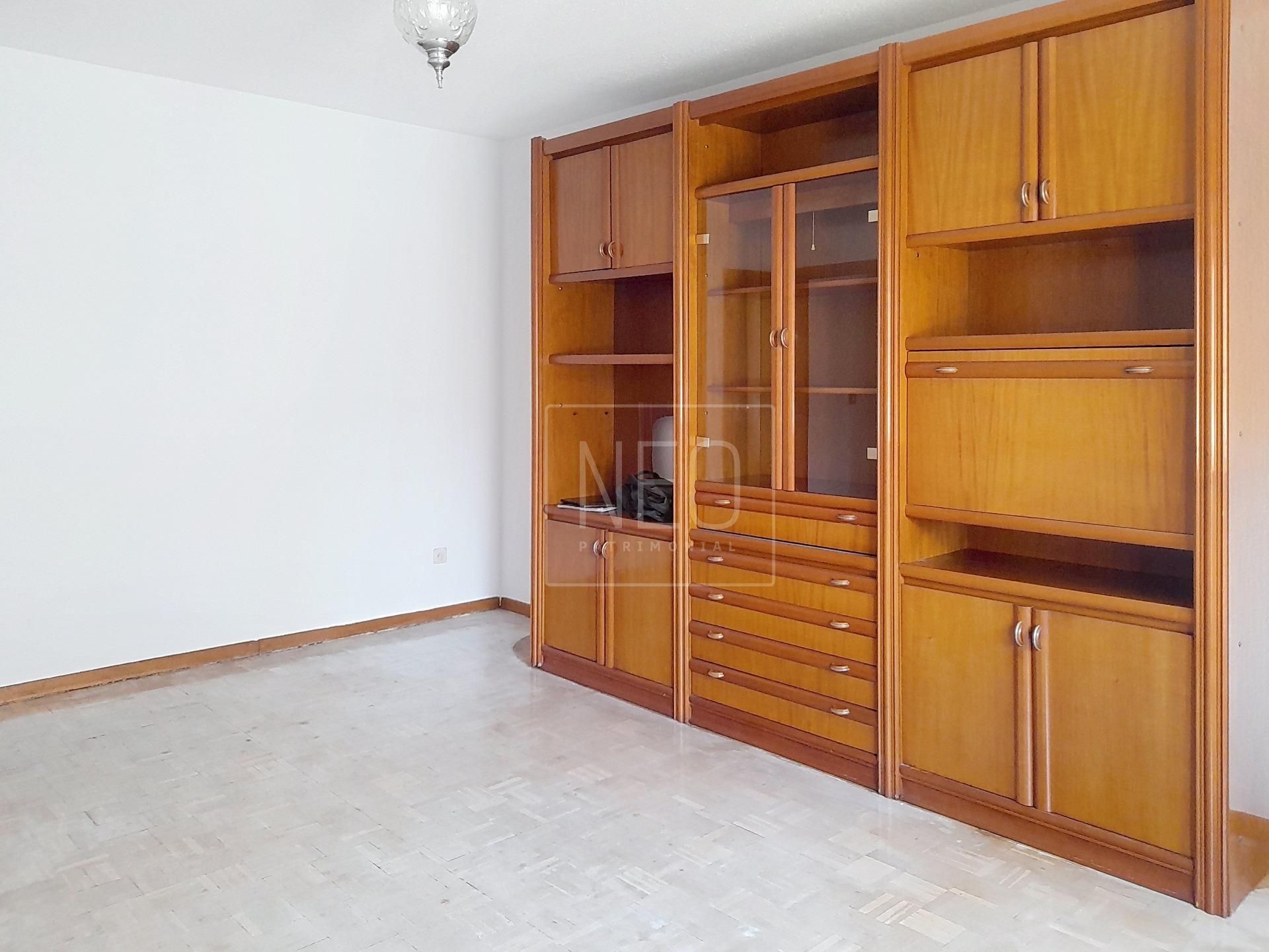 Bedroom of Flat for sale in  Madrid Capital  with Heating, Terrace and Storage room