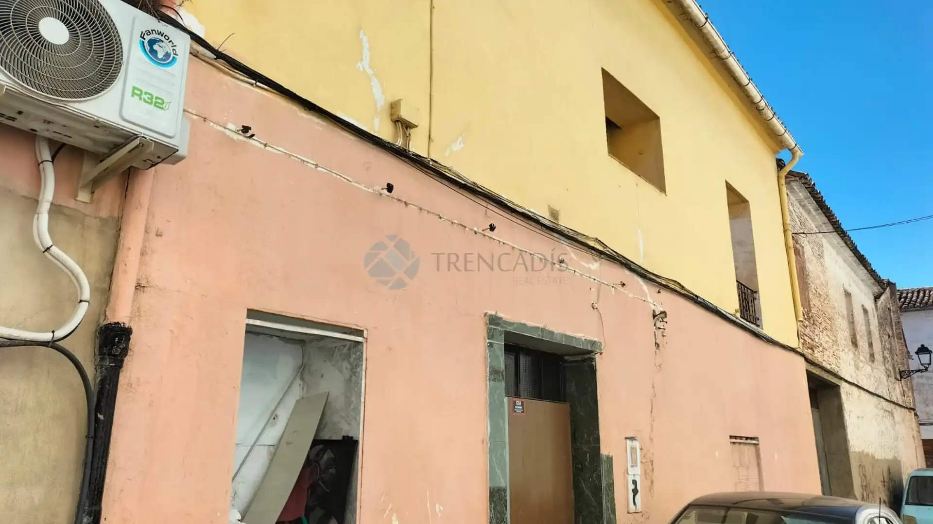 Vista exterior de Casa adosada en venda en Alberic