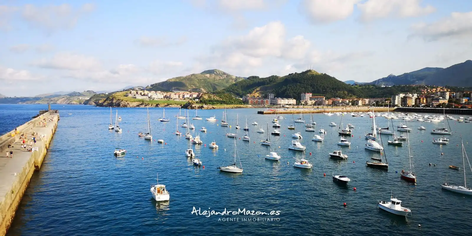 Vista exterior de Piso en venta en Castro-Urdiales con Aire acondicionado, Calefacción y Terraza