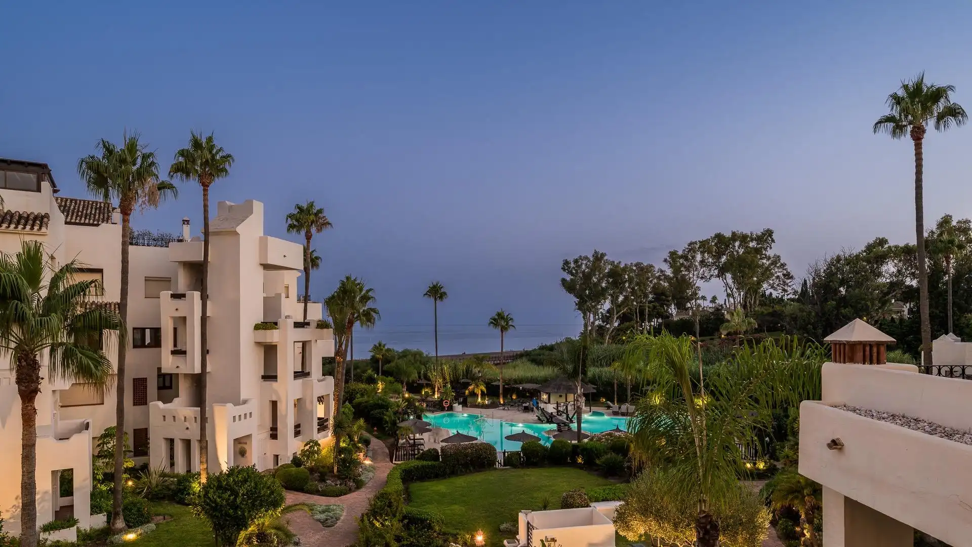 Garden of Apartments for sale in Estepona  with Air Conditioner, Terrace and Storage room