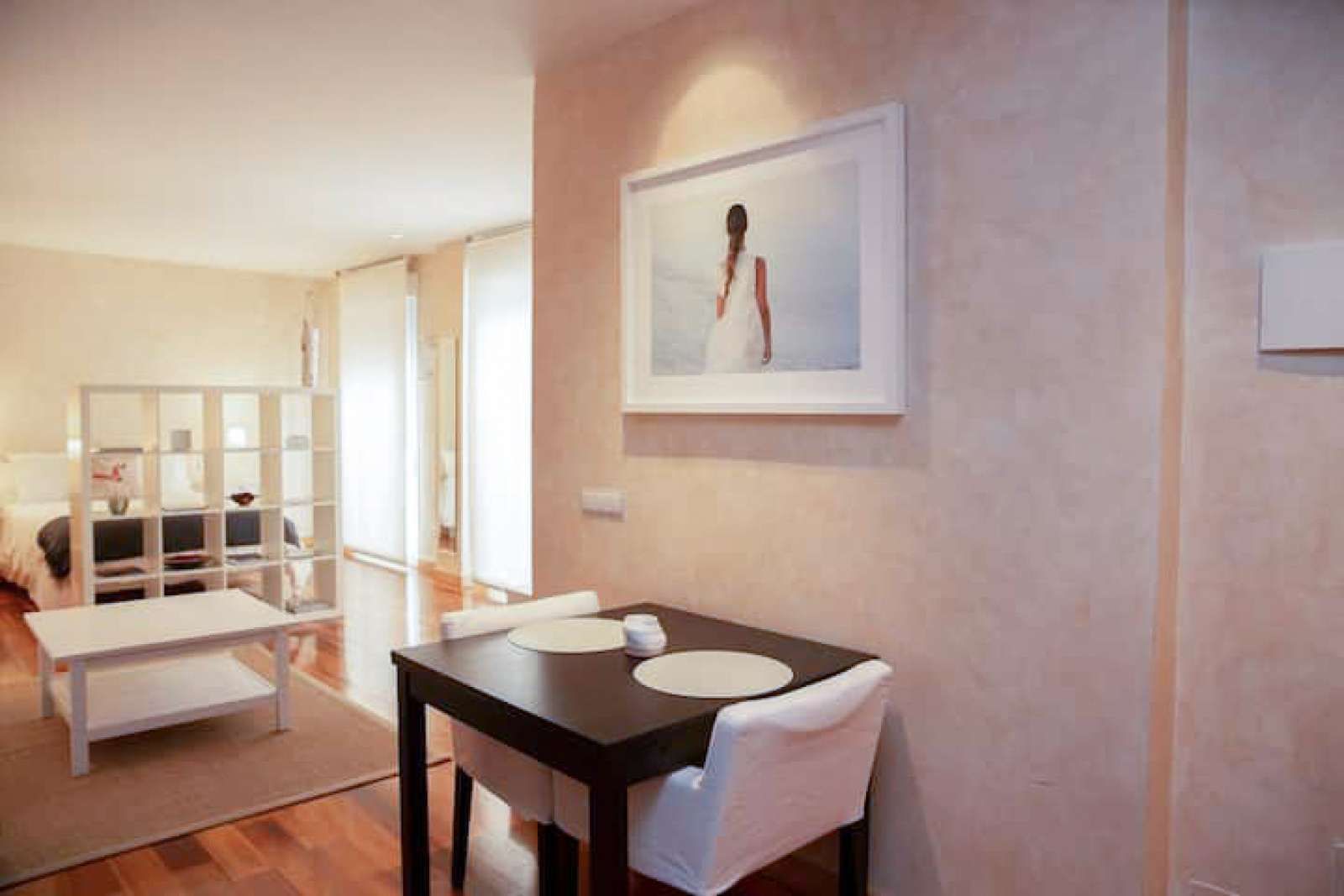Bedroom of Study to share in  Madrid Capital  with Air Conditioner, Heating and Terrace